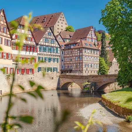Orange Am Stadtpark - 5 P - Parkplatz